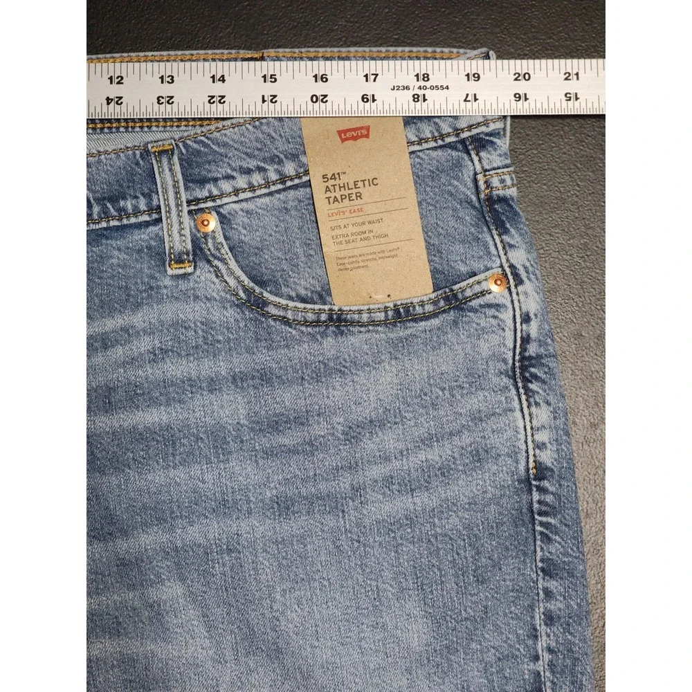 Levi's 541 Athletic Taper Jeans Stretch 38x30 Light Blue